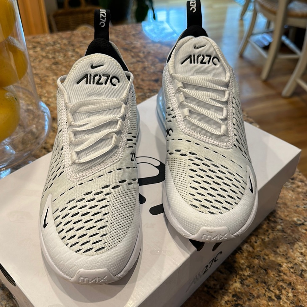 NIKE AIR MAX 270 Women’s 7.5 White w/black detail.  Barely worn.  Original box